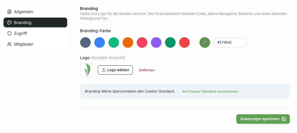 Wählen Sie im Branding-Bereich eine Farbe aus der Vorauswahl oder geben Sie einen eigenen Hex-Wert ein. Laden Sie ein Logo hoch oder entfernen Sie das aktuelle. Überschreiben Sie die Standard-Branding-Werte oder setzen Sie sie mit Auf Creator-Standard zurücksetzen zurück. Bestätigen Sie Ihre Änderungen mit Änderungen speichern.